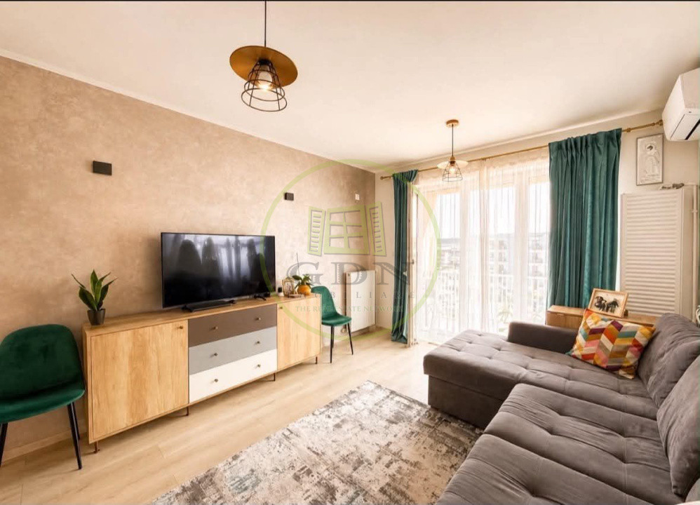 Vând apartament 3 camere TRACTORUL Brașov
