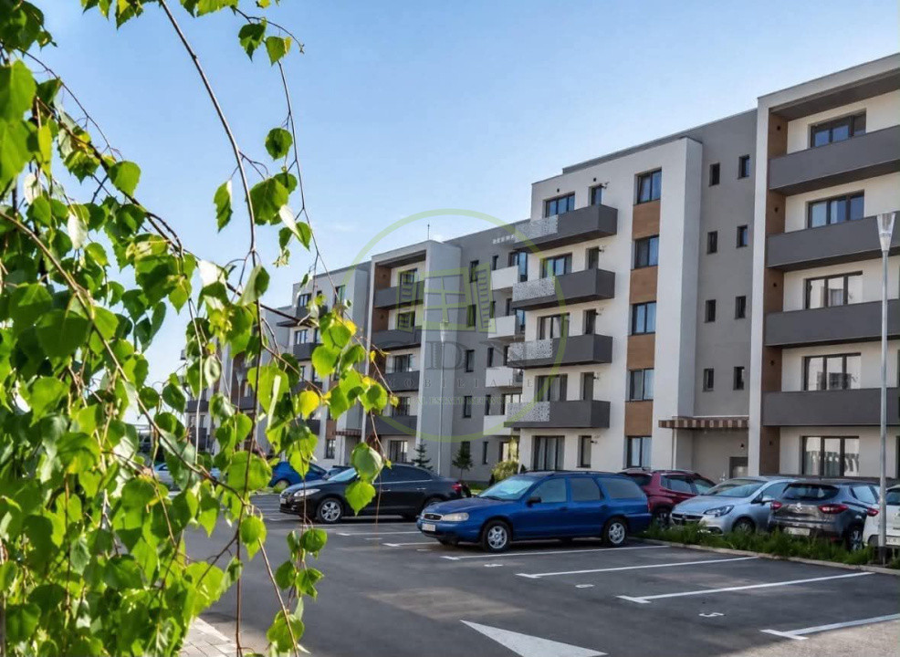 Vând apartament 3 camere TRACTORUL Brașov