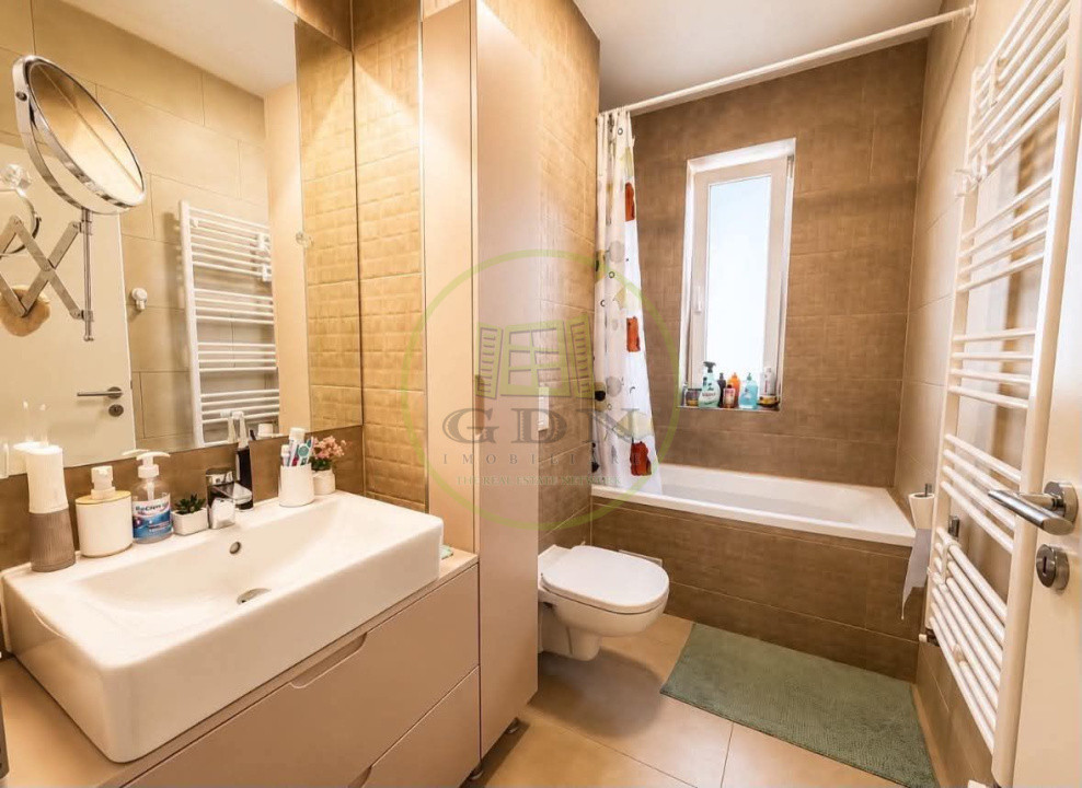 Vând apartament 3 camere TRACTORUL Brașov