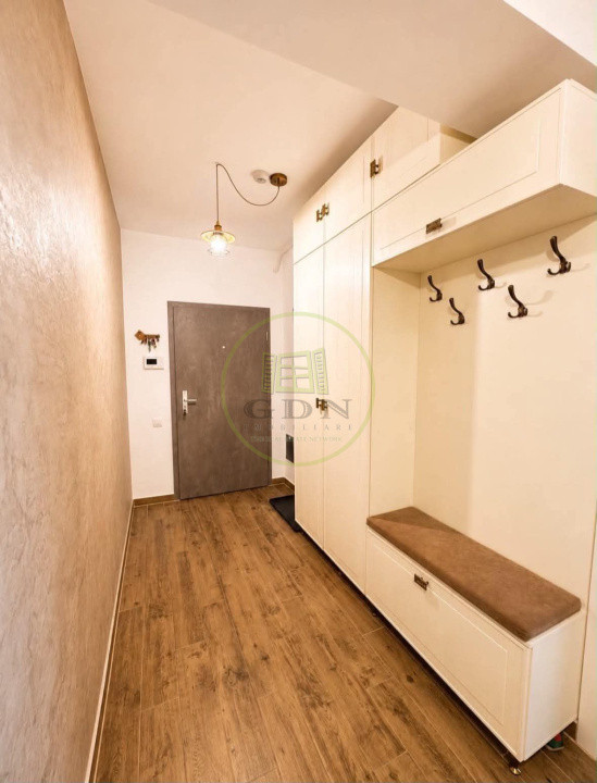 Vând apartament 3 camere TRACTORUL Brașov