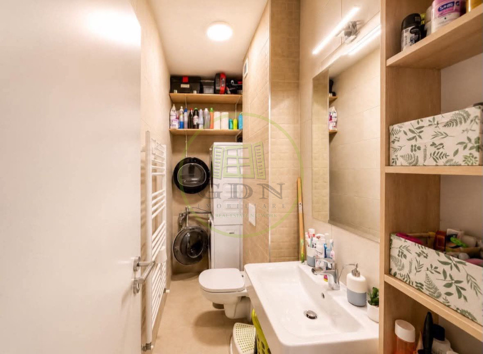 Vând apartament 3 camere TRACTORUL Brașov