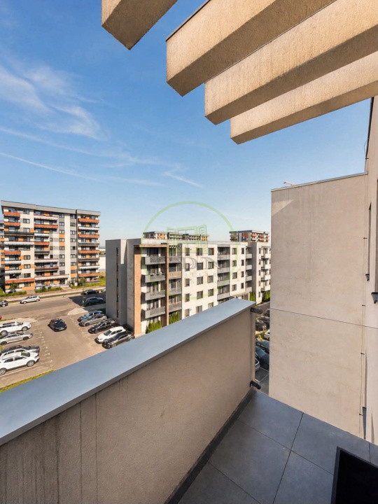 Vând apartament 3 camere TRACTORUL Brașov