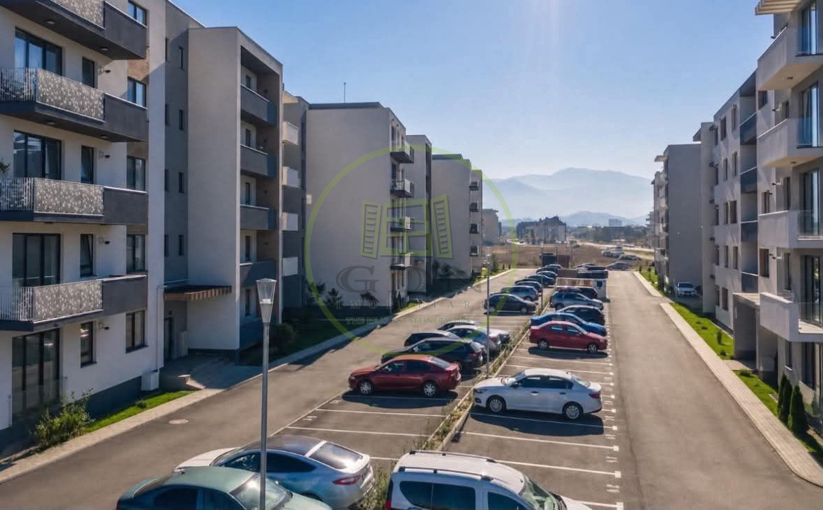 Vând apartament 3 camere TRACTORUL Brașov
