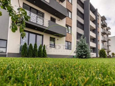 Vând apartament 3 camere TRACTORUL Brașov