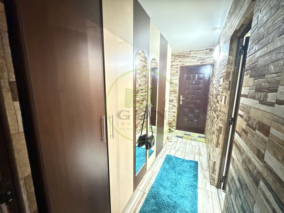 Apartament 2 camere, semidecomandat, 57.20 mp, cartier Rovine, zona Posta