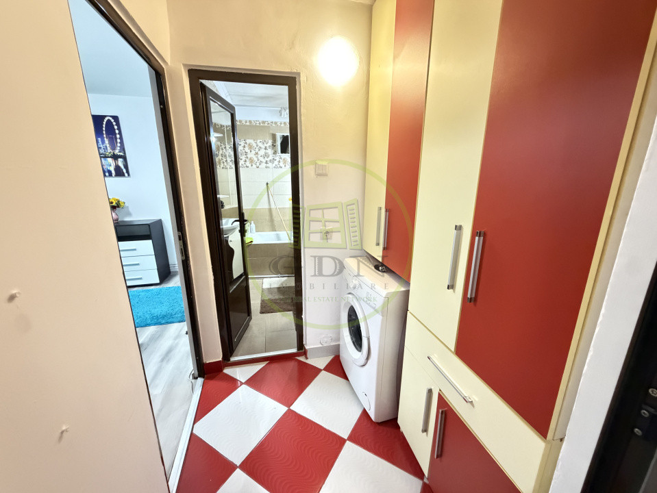 Apartament 2 camere, semidecomandat, 57.20 mp, cartier Rovine, zona Posta