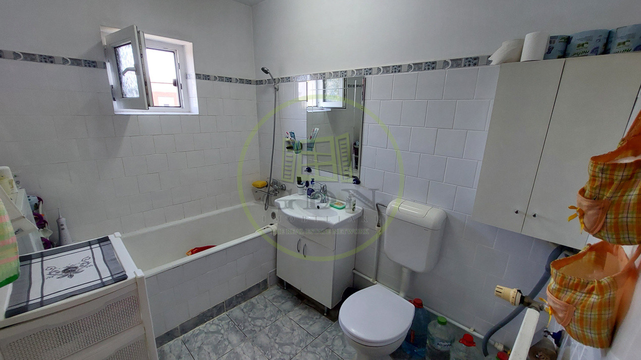 Apartament doua camere decomandat, 53 mp, Cornitoiu zona Unitatea Militara