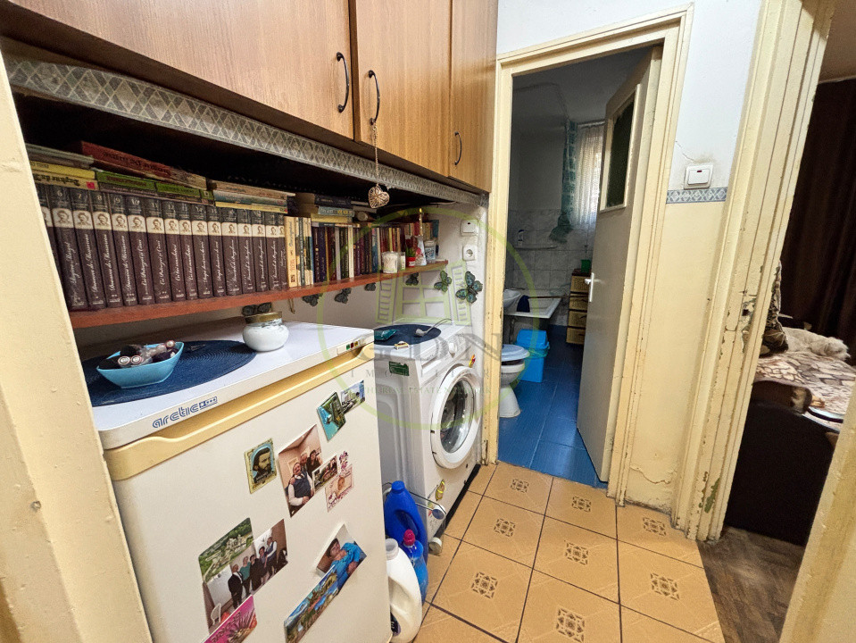 Apartament 3 camere semidecomandat, parter, Rovine zona Facultatea de Drept