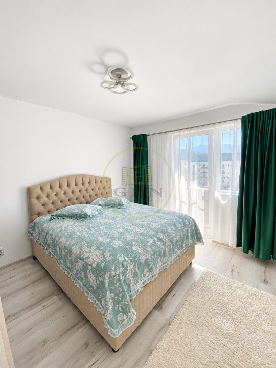 Vând apartament 3 camere Râșnov