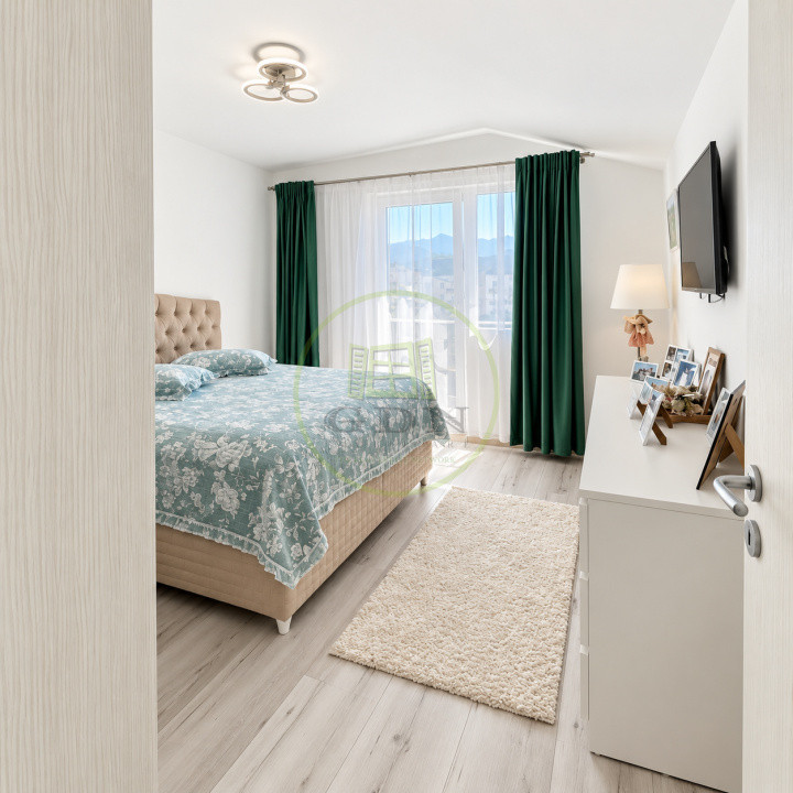Vând apartament 3 camere Râșnov