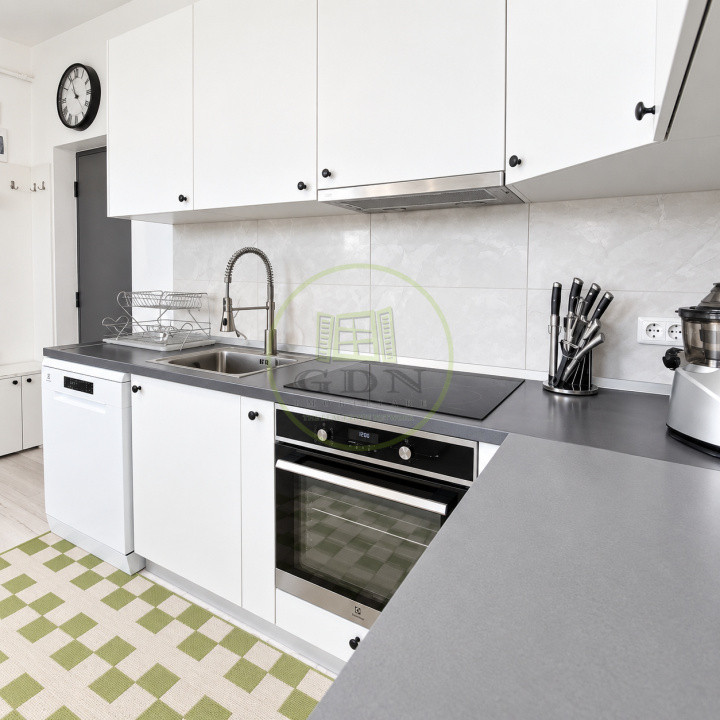 Vând apartament 3 camere Râșnov