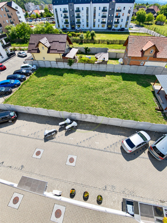 Vând apartament 3 camere Râșnov