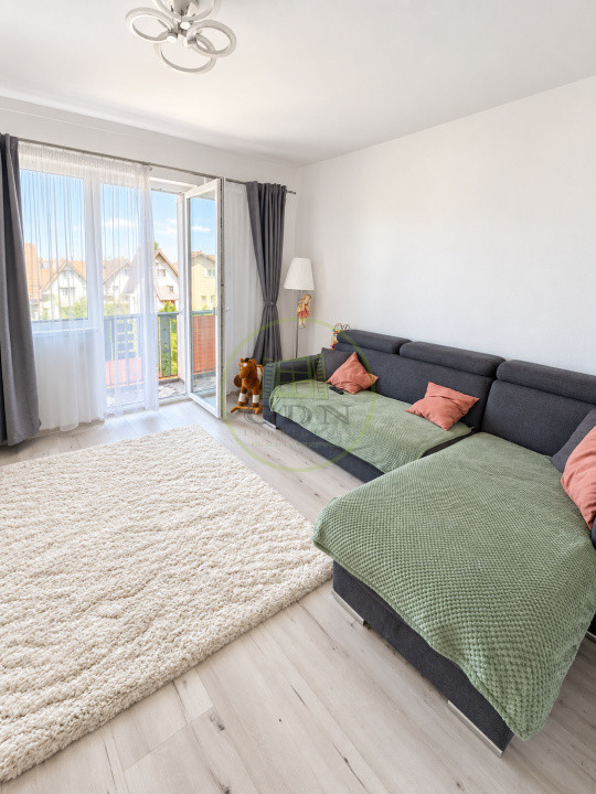 Vând apartament 3 camere Râșnov