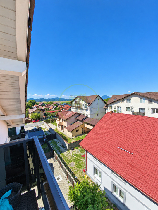 Vând apartament 3 camere Râșnov