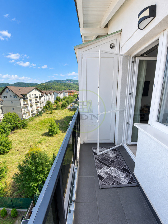 Vând apartament 3 camere Râșnov