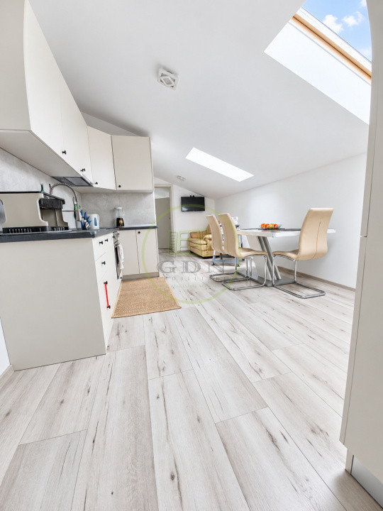 Vând apartament 3 camere Râșnov