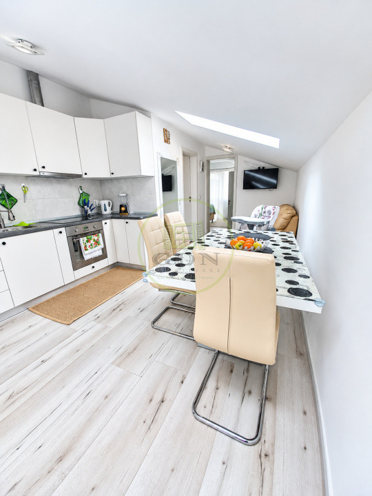 Vând apartament 3 camere Râșnov
