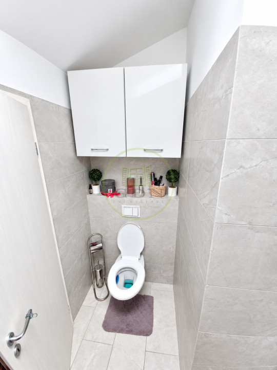 Vând apartament 3 camere Râșnov