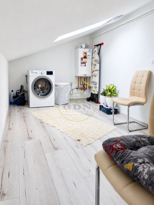 Vând apartament 3 camere Râșnov