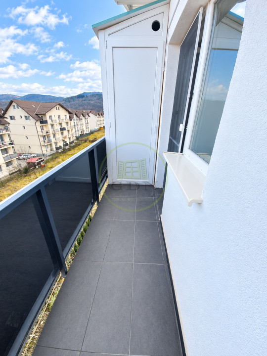Vând apartament 3 camere Râșnov
