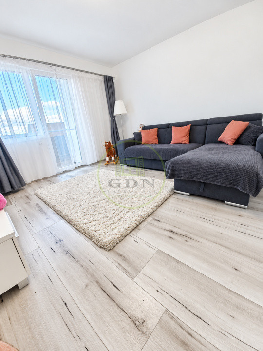Vând apartament 3 camere Râșnov