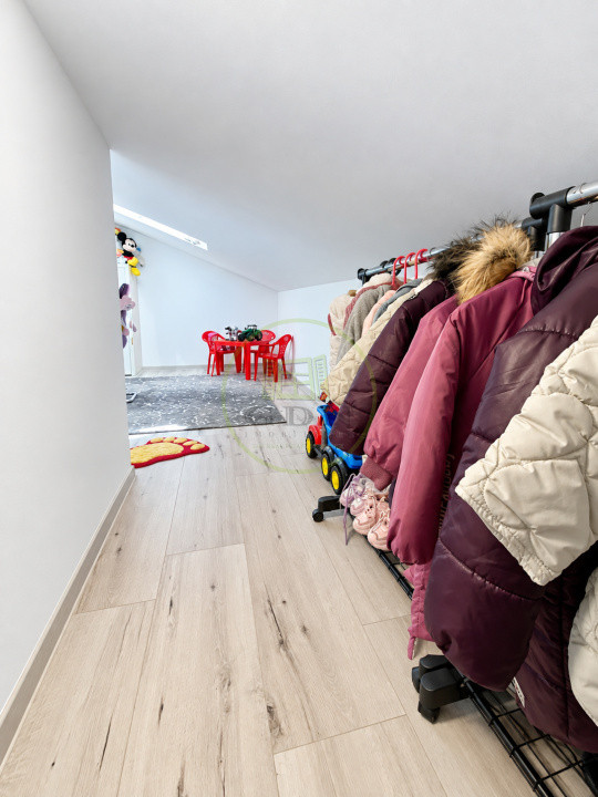 Vând apartament 3 camere Râșnov