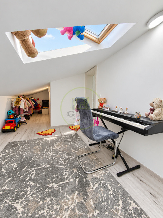 Vând apartament 3 camere Râșnov