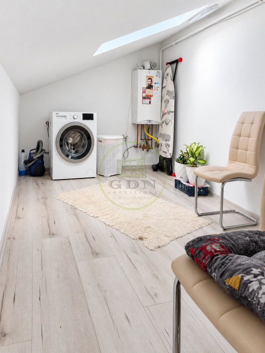 Vând apartament 3 camere Râșnov