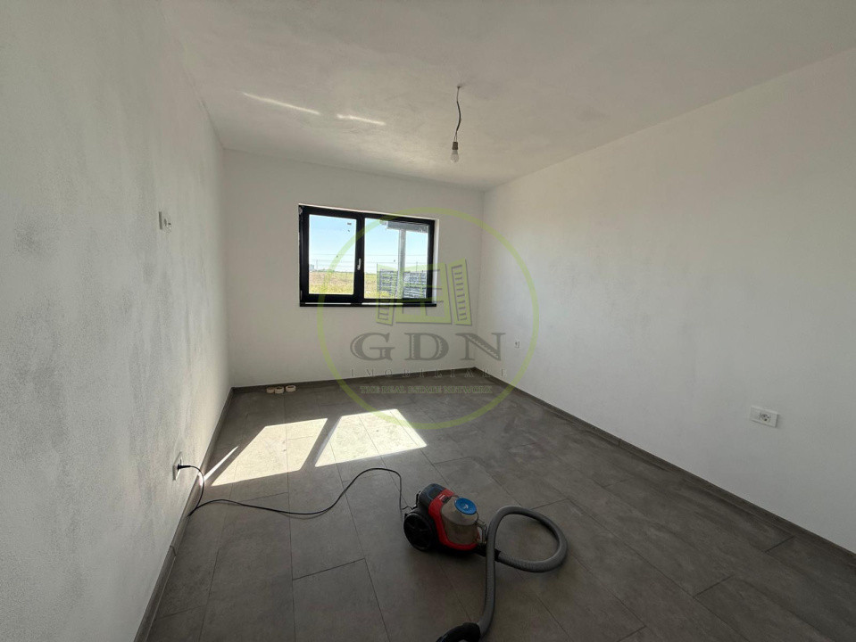 Casa plan parter, 90 mp utili, 669 mp teren, Pielesti