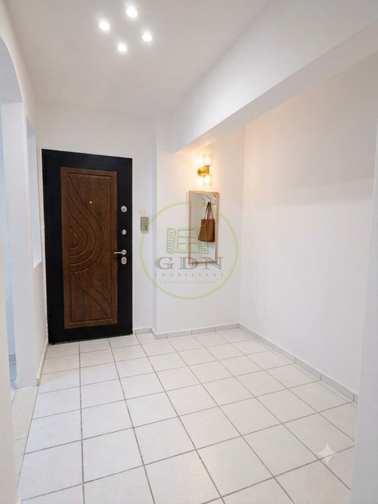 3 camere • Ștrand • Parter • Balcon lung • Animale mici acceptate
