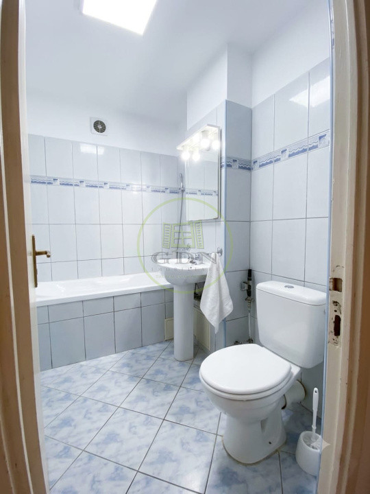 3 camere • Ștrand • Parter • Balcon lung • Animale mici acceptate