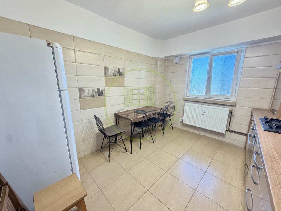 Apartament 3 camere decomandat, cartier Rovine, zona Posta