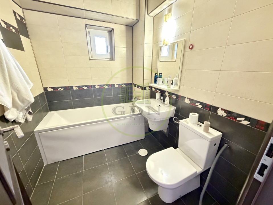 Apartament 3 camere decomandat, cartier Rovine, zona Posta