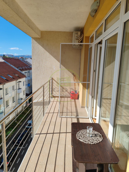 Apartament spațios cu 3 camere, decomandat – 90 mp Ștrand.