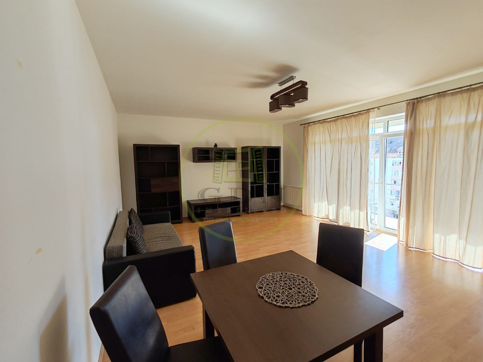 Apartament spațios cu 3 camere, decomandat – 90 mp Ștrand.