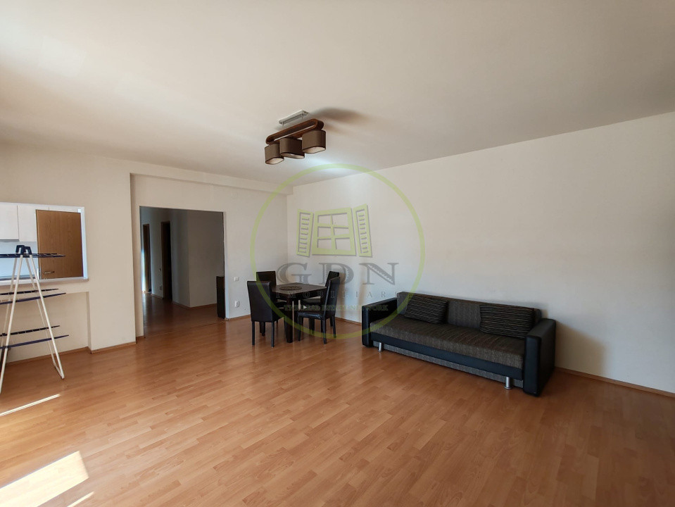 Apartament spațios cu 3 camere, decomandat – 90 mp Ștrand.