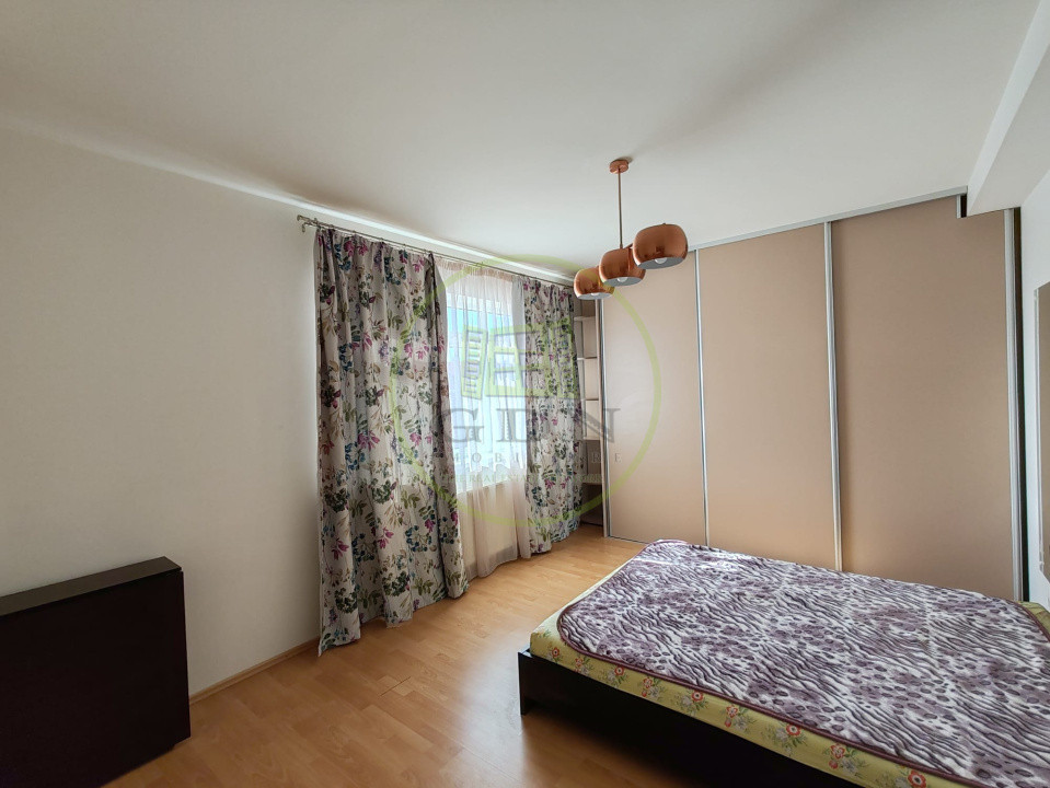 Apartament spațios cu 3 camere, decomandat – 90 mp Ștrand.
