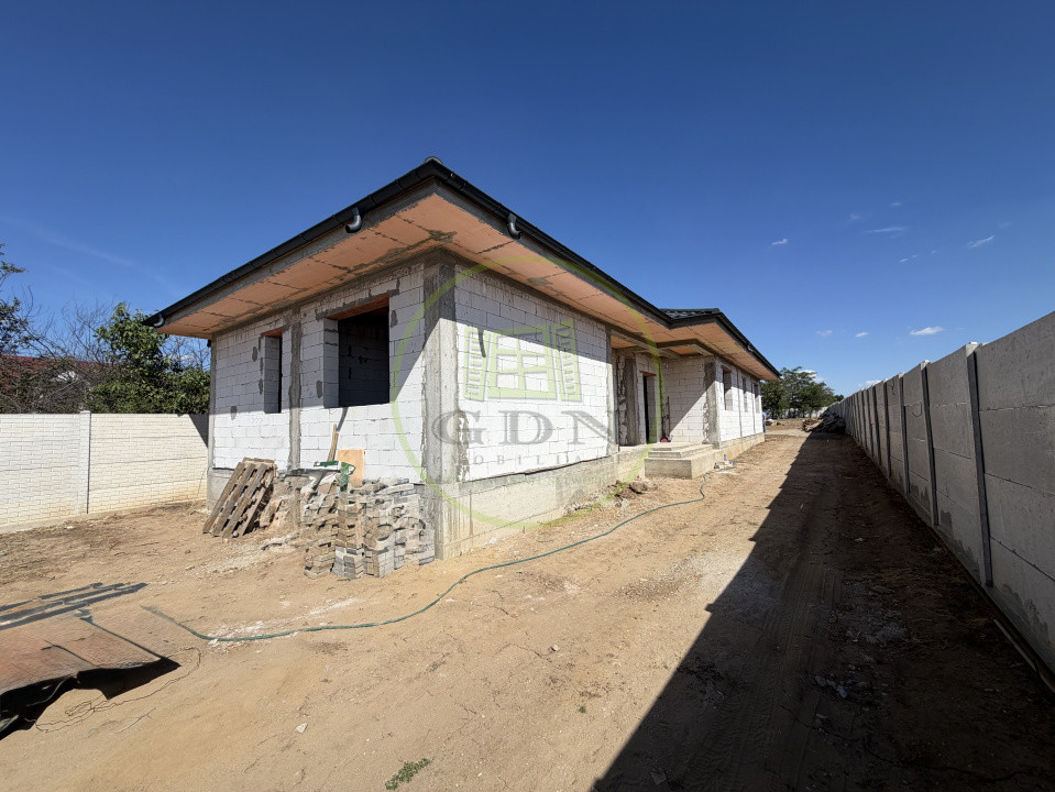 Casa la rosu pe  parter, 133mp utili, anexa 39mp, Carcea, zona profi
