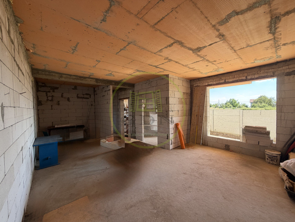 Casa la rosu pe  parter, 133mp utili, anexa 39mp, Carcea, zona profi