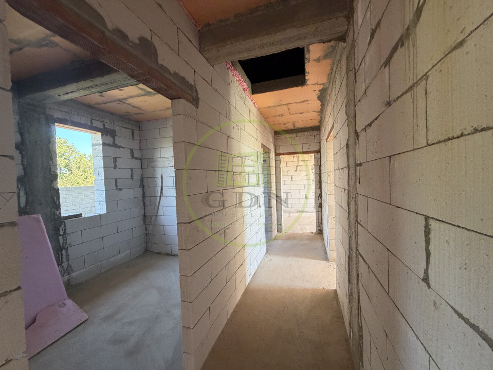 Casa la rosu pe  parter, 133mp utili, anexa 39mp, Carcea, zona profi