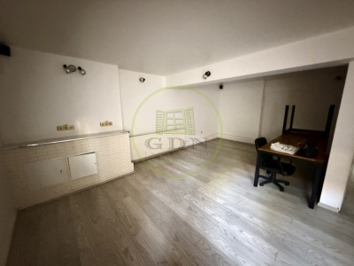 Spatiu comercial, 65.3 mp, Central, zona KFC