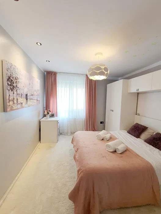 Apartament lux  de vânzare cu 3 camere - Calea Cisnădiei 85 mp