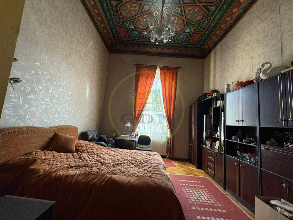 Apartament, 3 camere, 95 mp, decomandat, zona Centrala