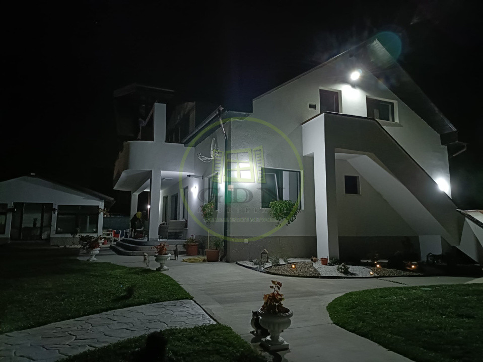 Casa noua 8  camere de vanzare in  Victoria jud. Brasov