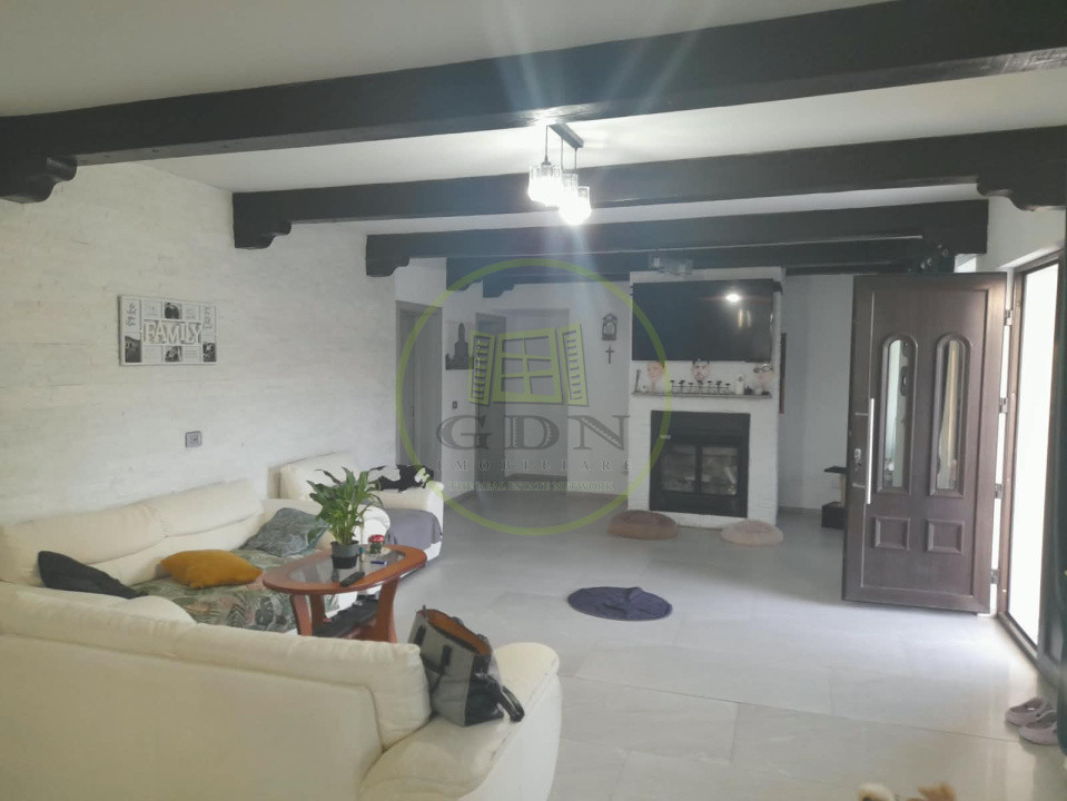 Casa noua 8  camere de vanzare in  Victoria jud. Brasov