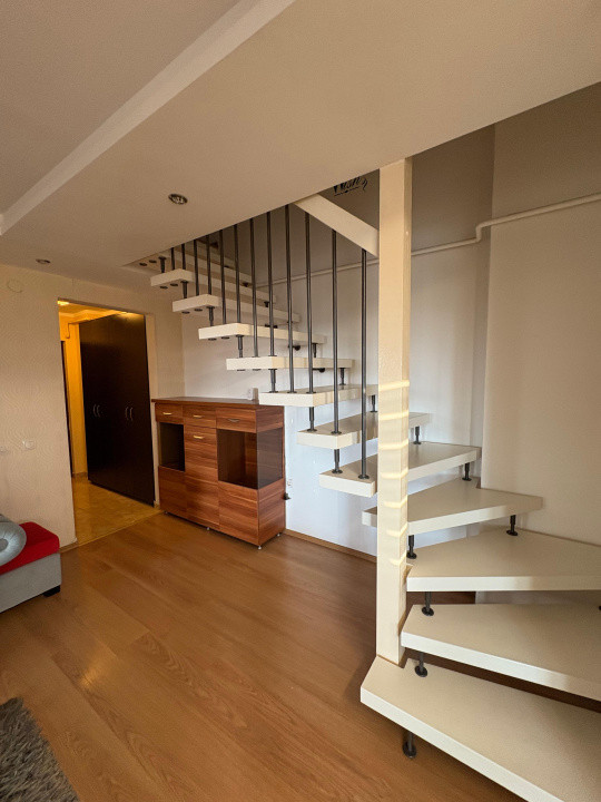 Apartament de vânzare 4 camere  | 100mp| - zona Ștrand