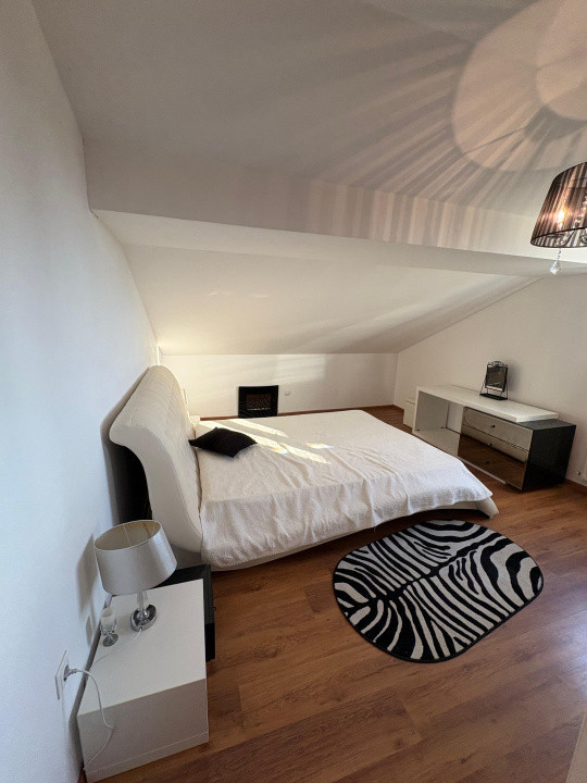 Apartament de vânzare 4 camere  | 100mp| - zona Ștrand