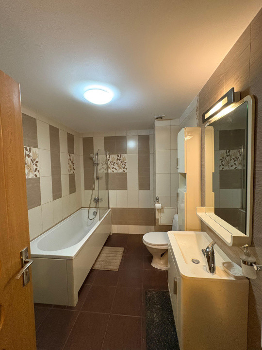 Apartament de vânzare 4 camere  | 100mp| - zona Ștrand