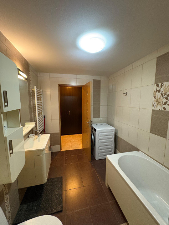 Apartament de vânzare 4 camere  | 100mp| - zona Ștrand