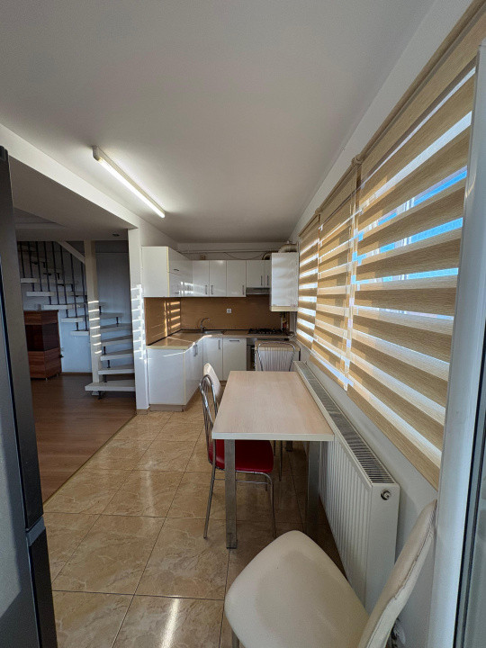 Apartament de vânzare 4 camere  | 100mp| - zona Ștrand